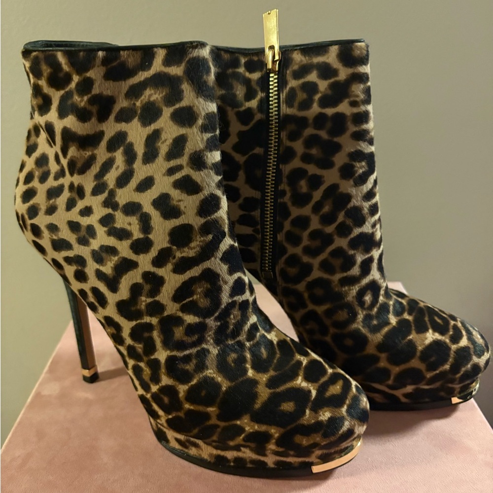 Brand New without Box Michael Kors Leopard Platform Boots Size 9